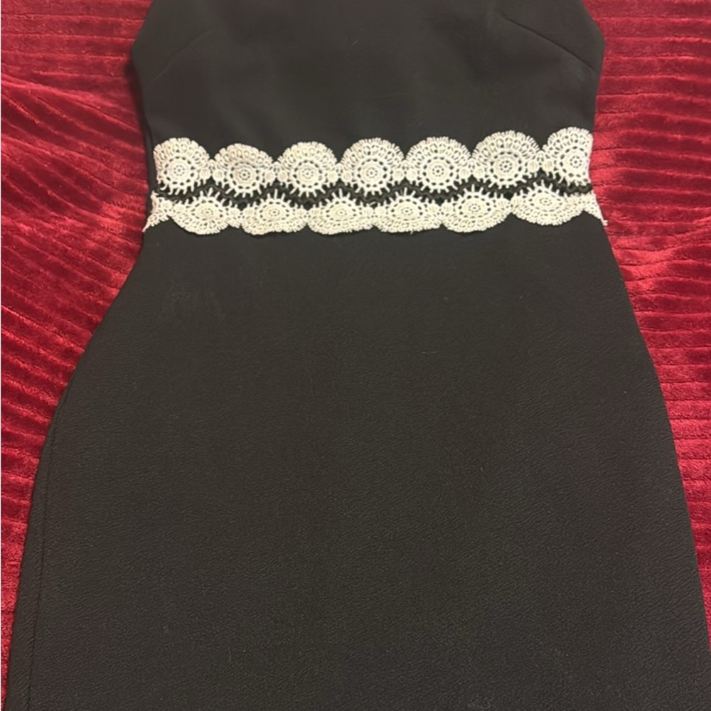 Elegant Black Dress with Lace Detail